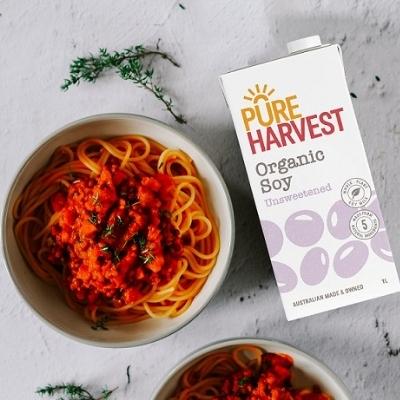 Vegetarian Bolognese With Pland Based Milk